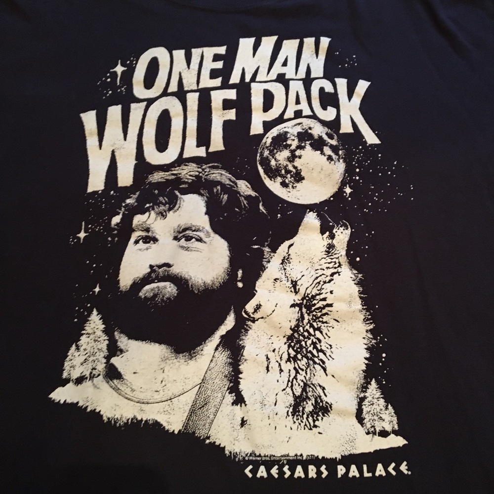 The Hangover T Shirt XL Caesars palace Vegas Zach Galifianakis Wolf Pack Blue